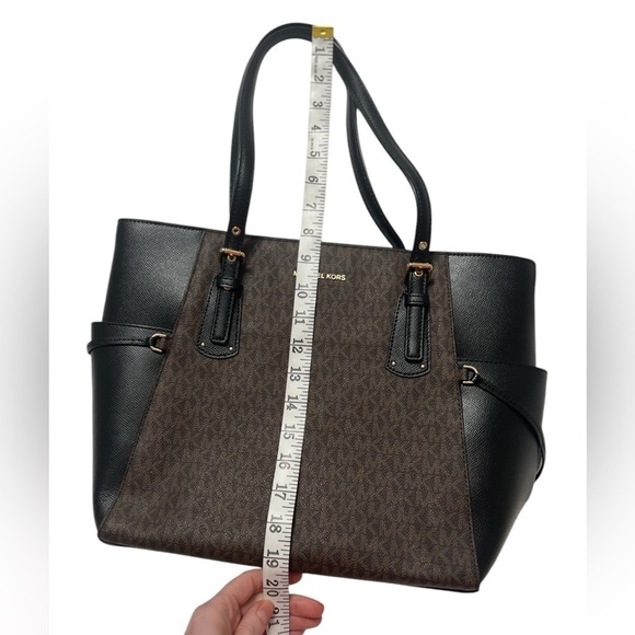 Michael Kors Voyager East West Large brown black Signature tote - Picture 13 of 14